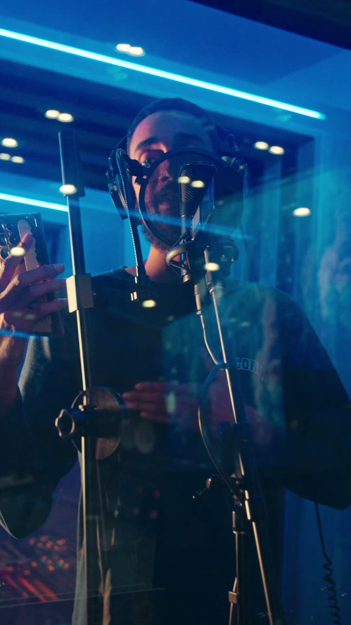 BLUE ROOM still
